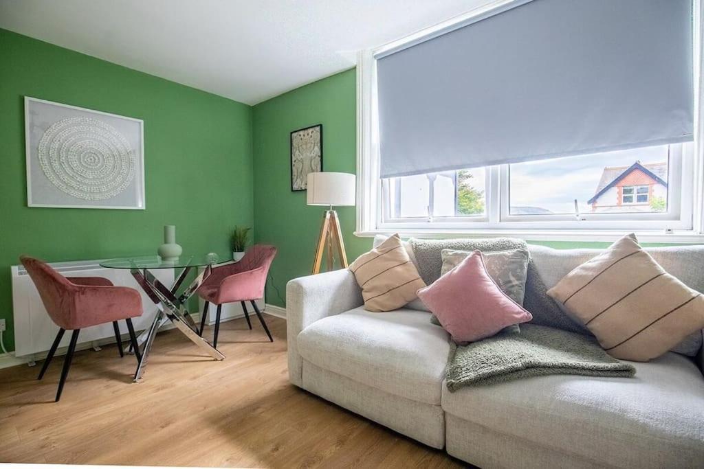 Anchorage 4 - One Bed Close To The Centre And The Beach, Located In Llandudno, North Wales *